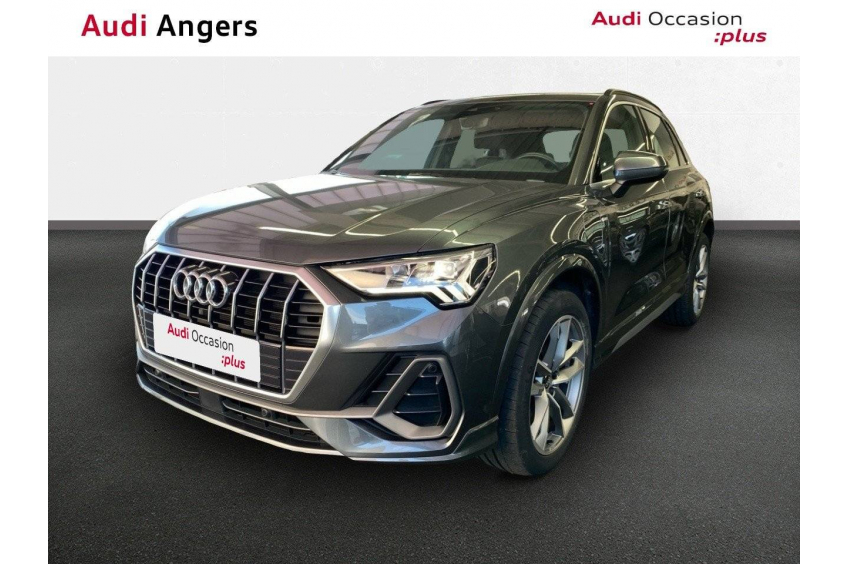 AUDI Q3 S line